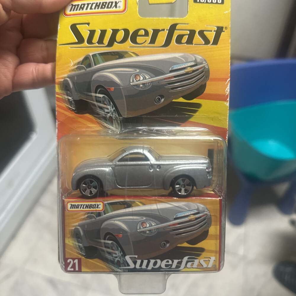 Matchbox Superfast #21 Chevrolet SSR Ricochet Silver Metallic 2005